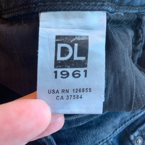 DL1961 Mara jeans. Size 26 - Picture 16 of 16